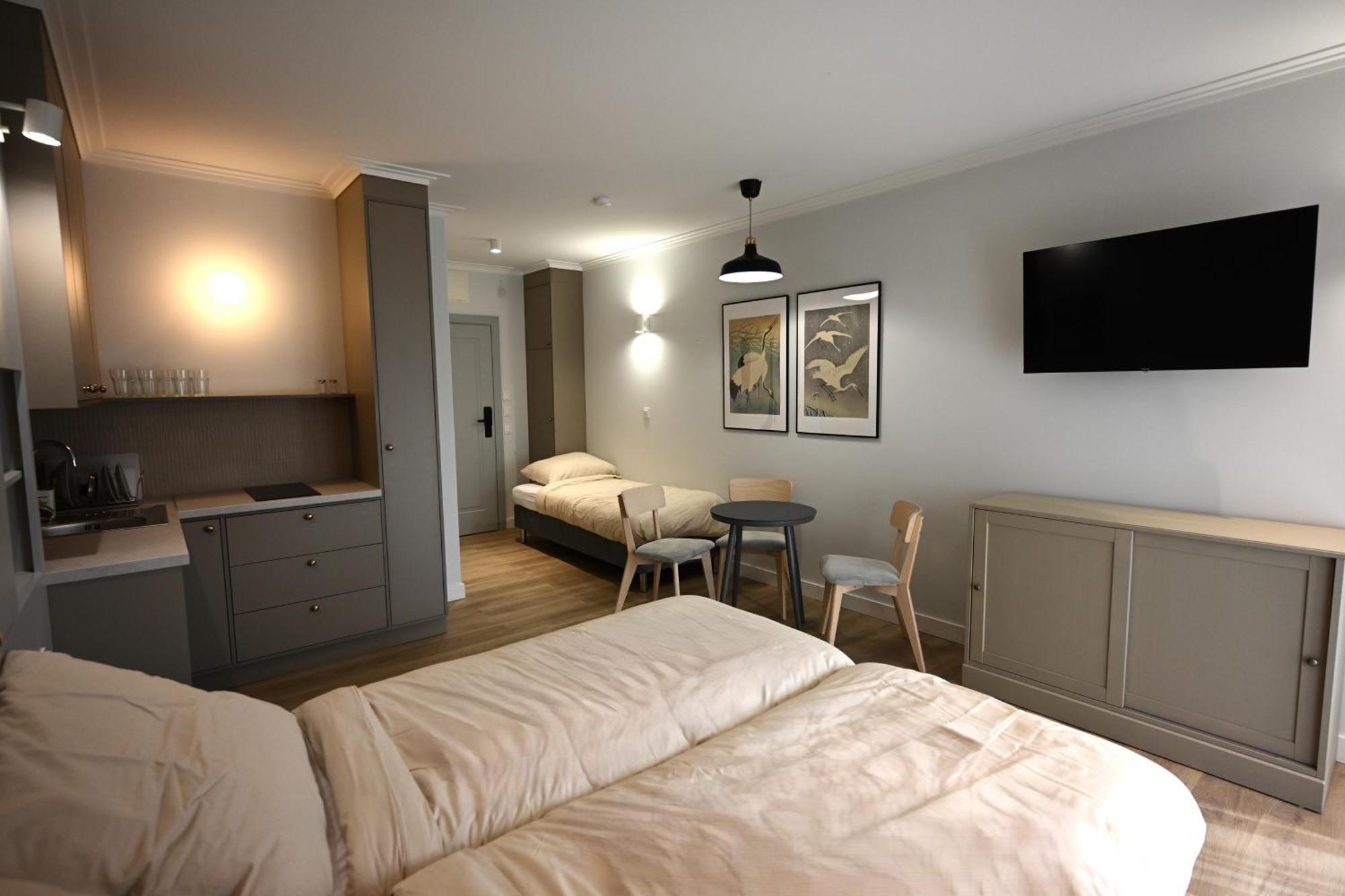 Port Apartment *