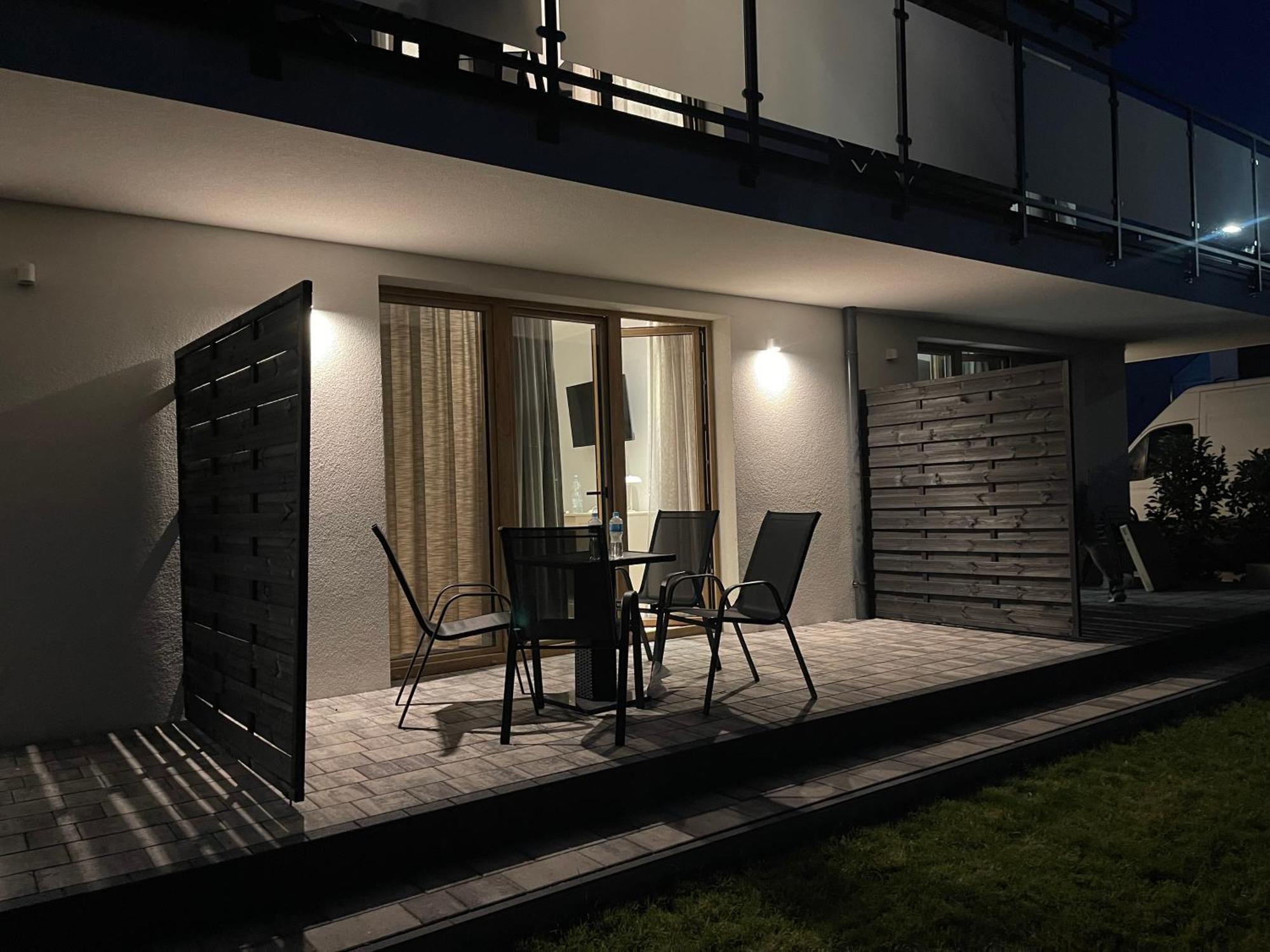 Port Apartment *